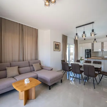 Amare * Vodice